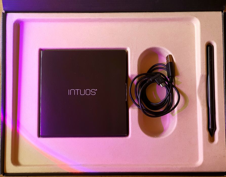 Wacom Intuos comic розмір M графічний планшет