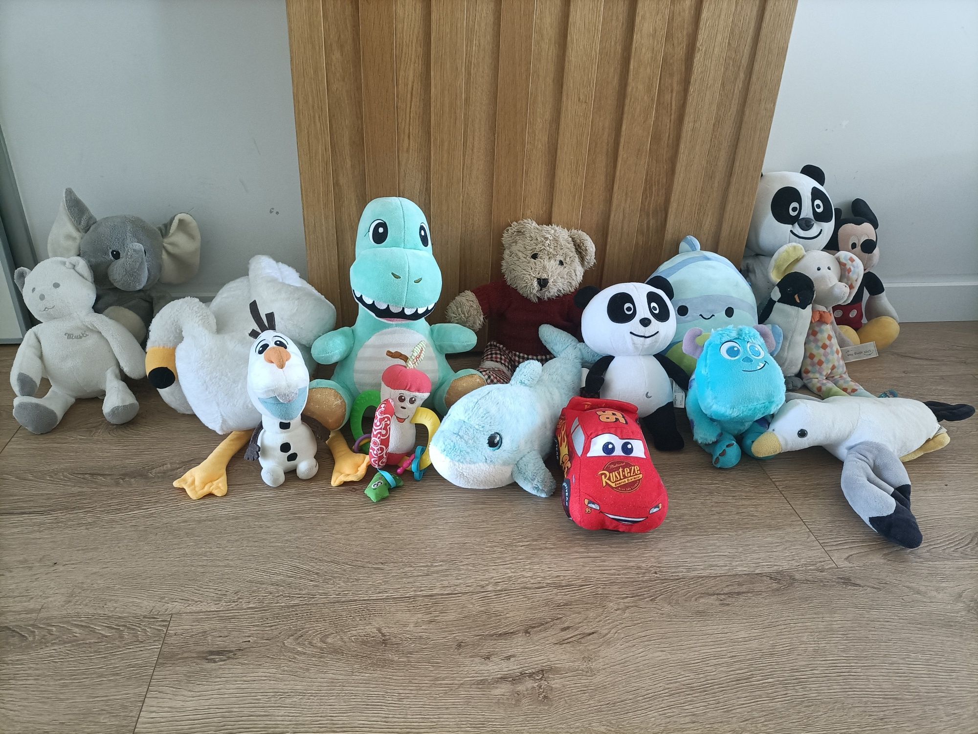 Conjunto de 17 peluches