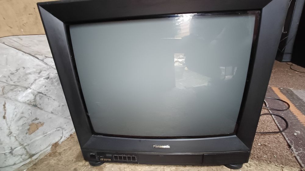 Telewizor Panasonic kineskopowy