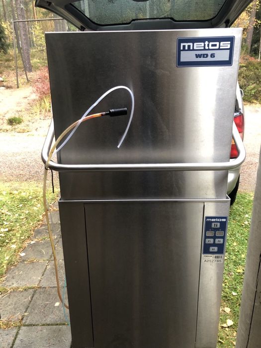 Професійна посудомийна машина Metos WD-6