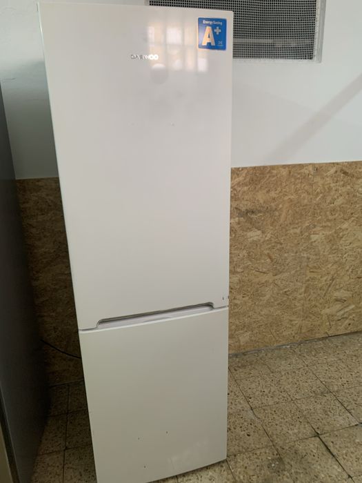 Frigorifico Daewoo combinado branco