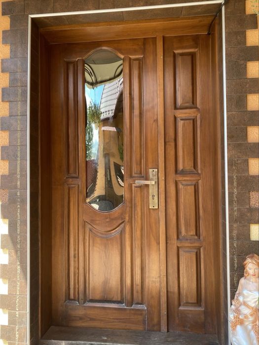 Двері вхідні з дуба
