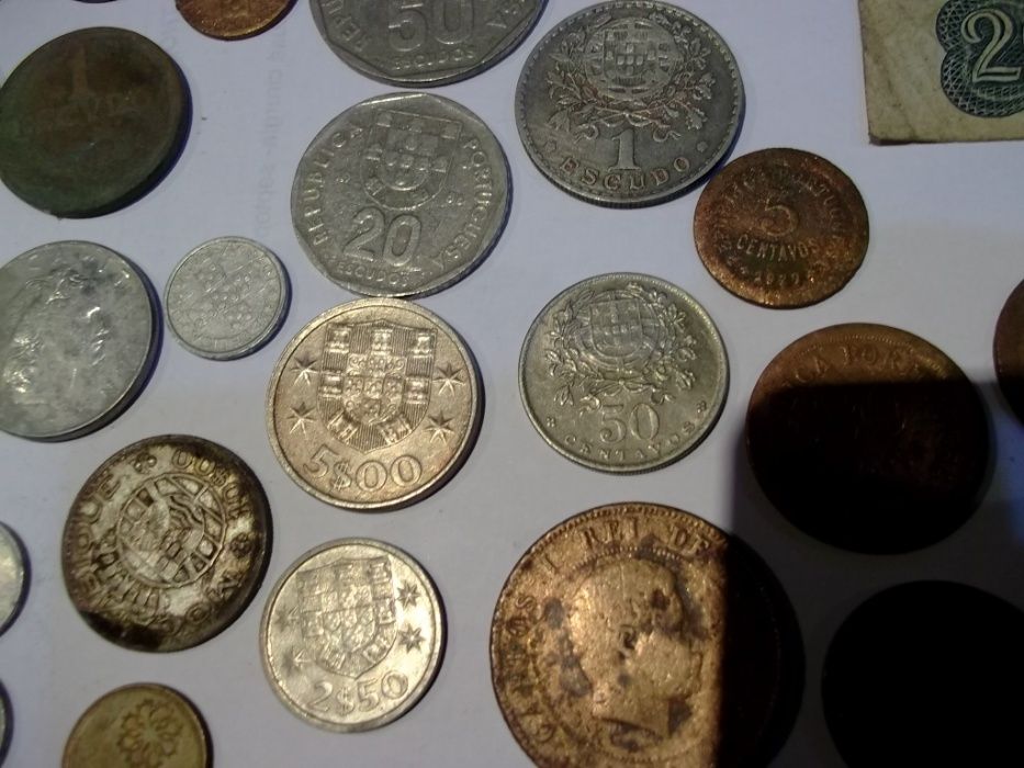 Notas para colecção e moedas em escudos