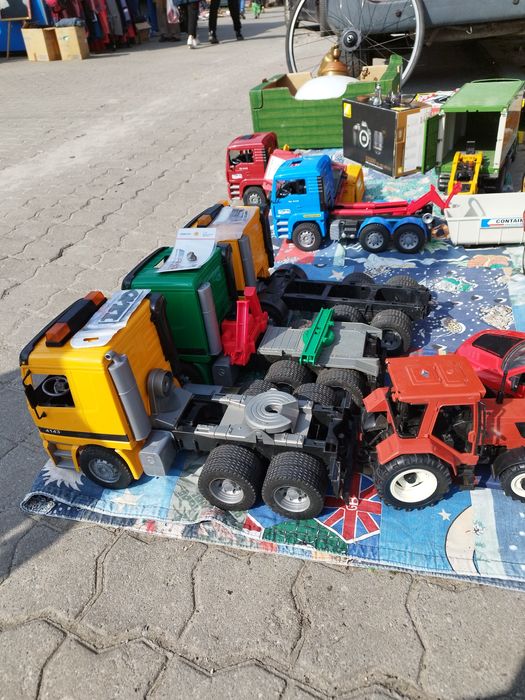 BRUDER y     auta  super pojazdy  rózne typy nadwozia