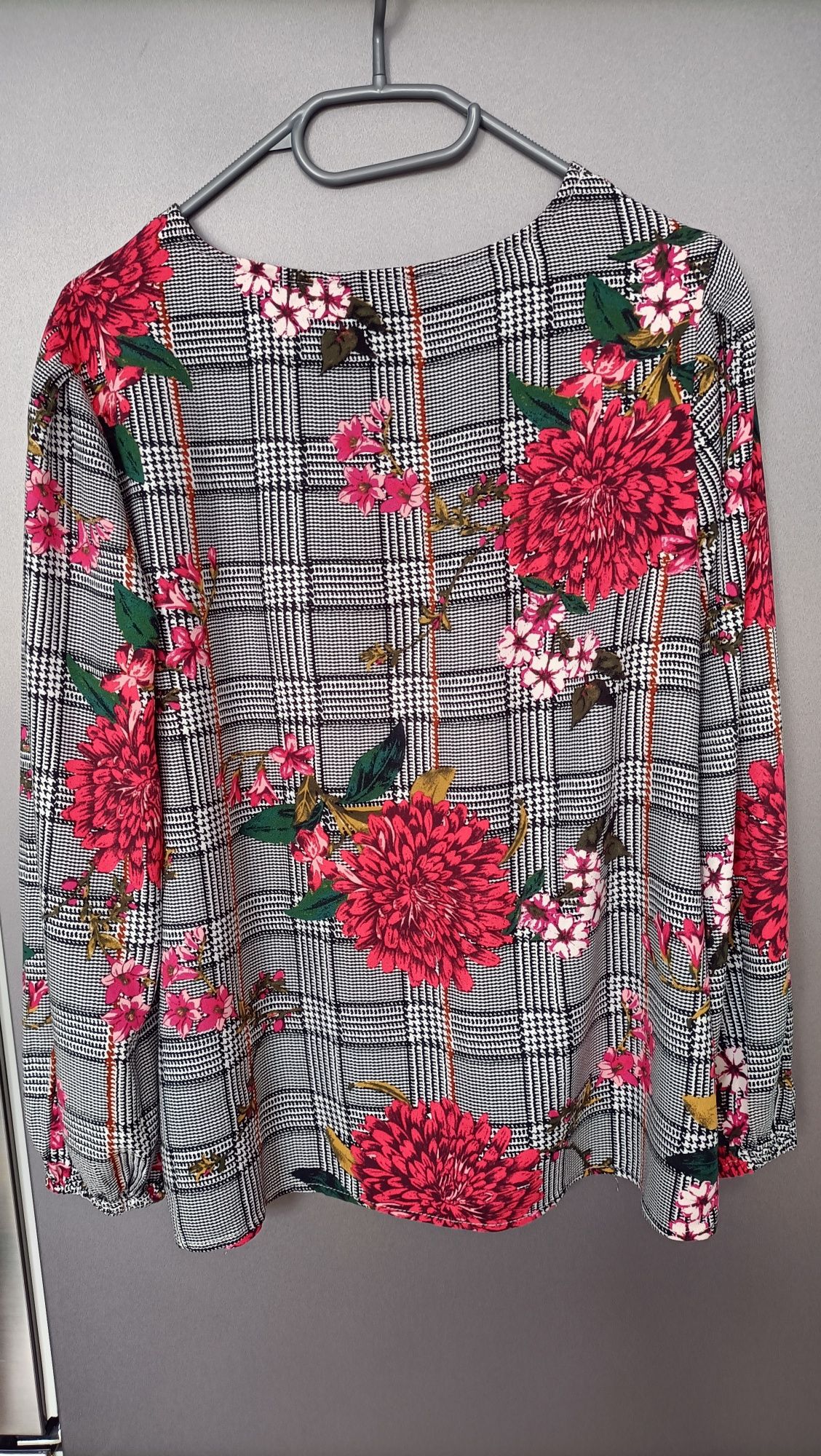 Śliczna nowa szara bluzka w kwiaty - Andrea S/M/L