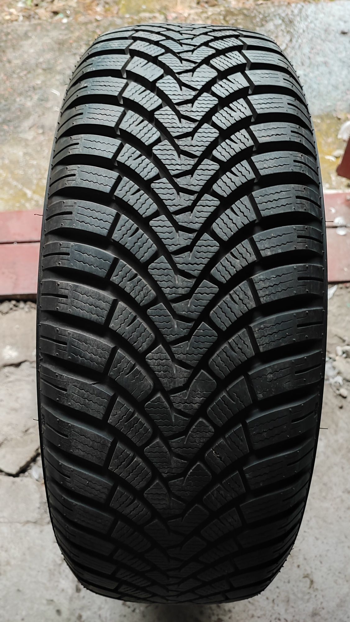 Зимові японські шини FALKEN Eurowinter HS01 SUV 215/60R17 100V