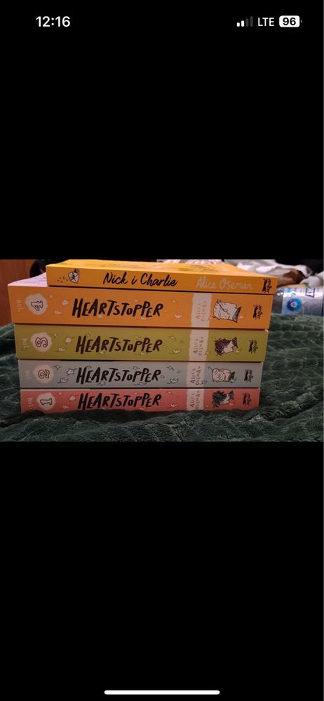 Książki/komiksy heartstopper tom 1,2,3,4 oraz nowela Nick i Charlie