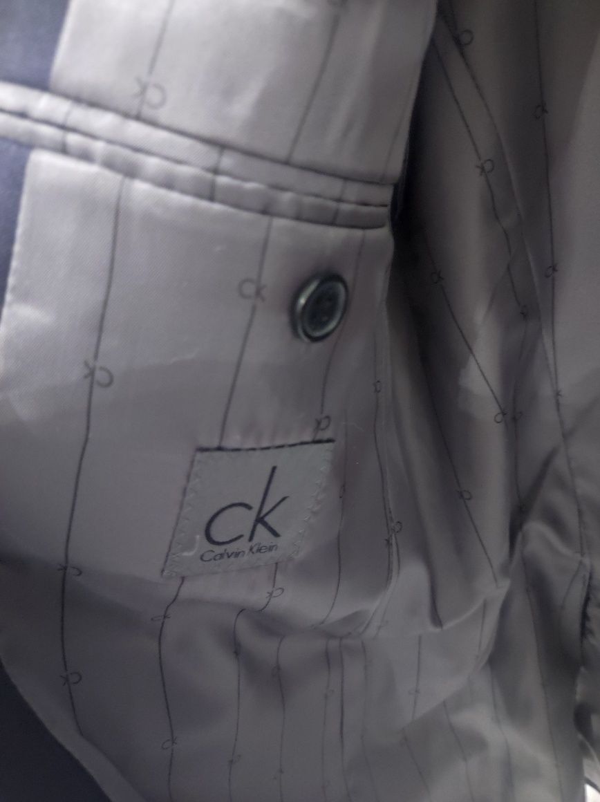 Ciemno granatowa elegancka marynarka Calvin Klein
