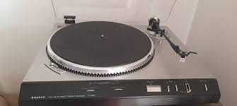 Gira-discos Sanyo TP1024