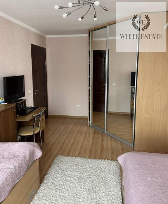 Продаж 3 кім. квартири на просп. Злуки