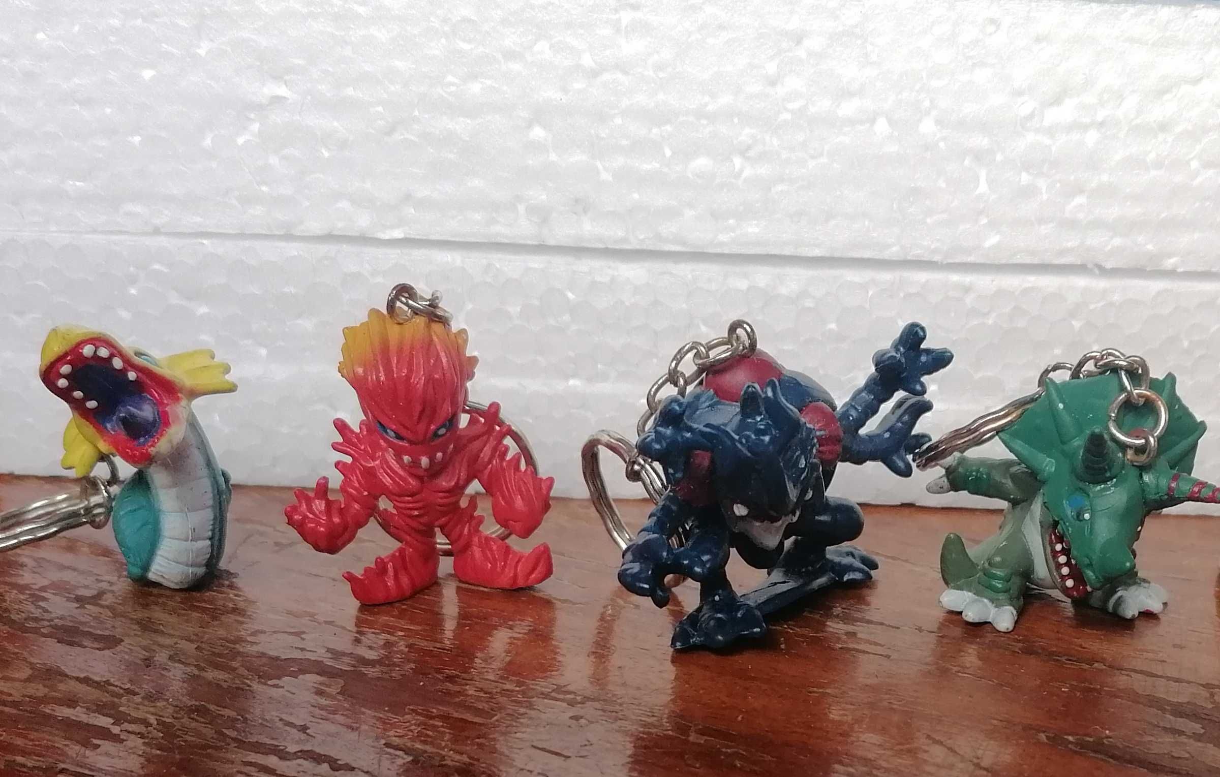 16 Figuras de Digimon Chaveiro