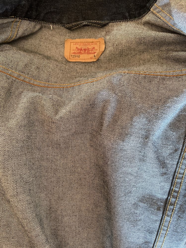 Sprzedam katanę firmy Levis w kolorze ciemnym niebieskim rozmiar  XL