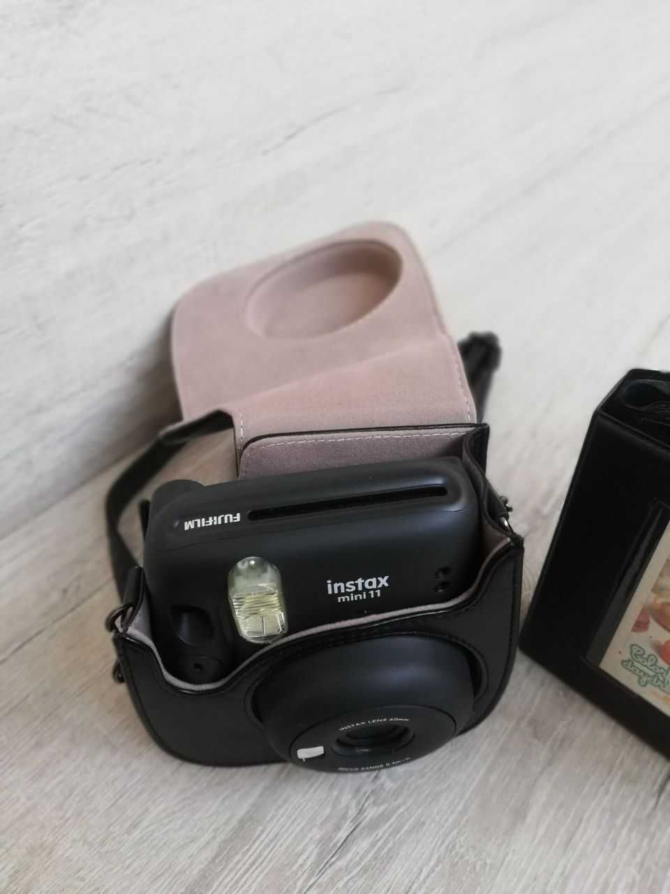 Фотокамера Fujifilm Instax Mini 11 Black в комплекті