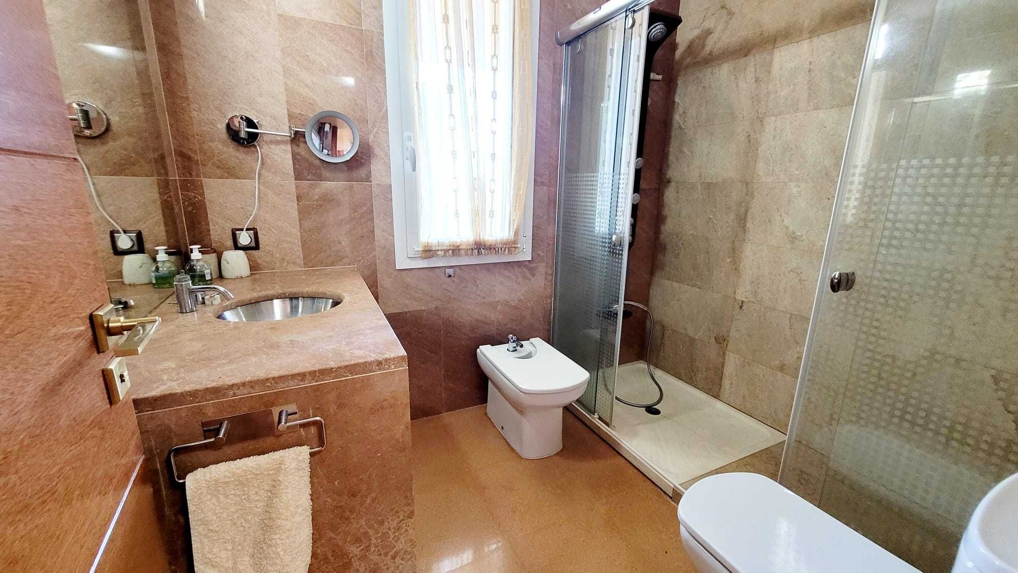 Віла у моря на Коста Браво в Испанії