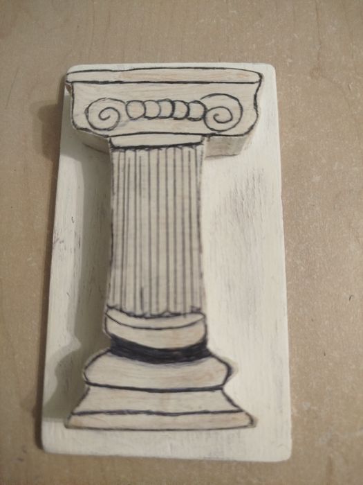 Колона Сальвадора Ділі. Ручна робота дитини інваліда