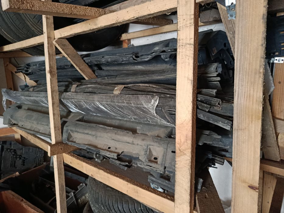 Volvo v50 ,Вольво в50 r design Накладки на пороги, губа бампер