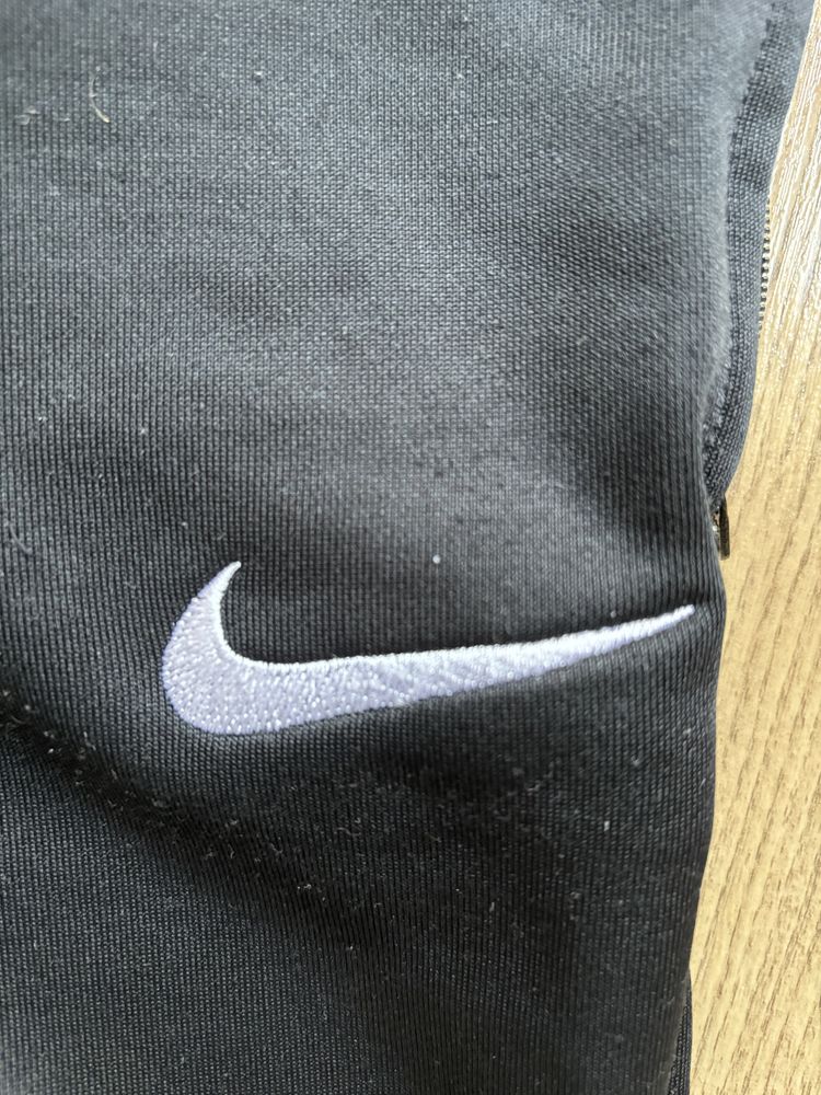 Czarne dresy Nike