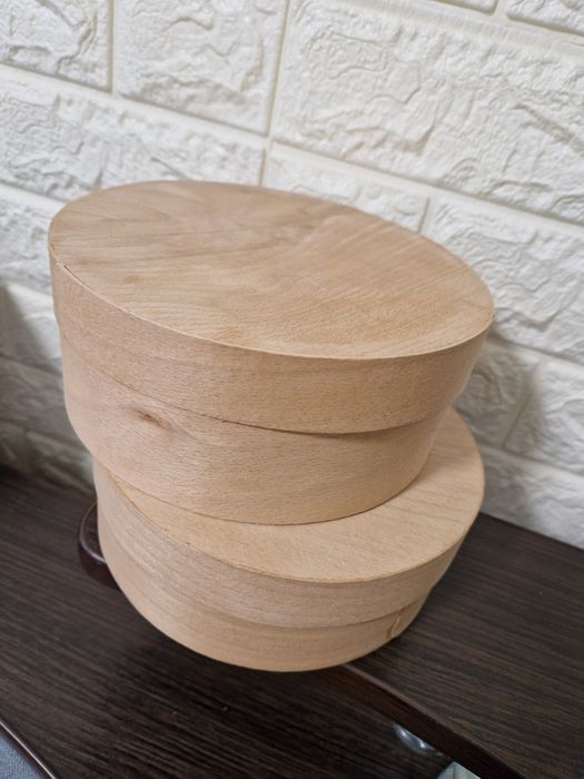 Коробка із букового шпону кругла