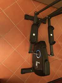 Bicicleta eliptica com programas automaticos controlo peso e pulso