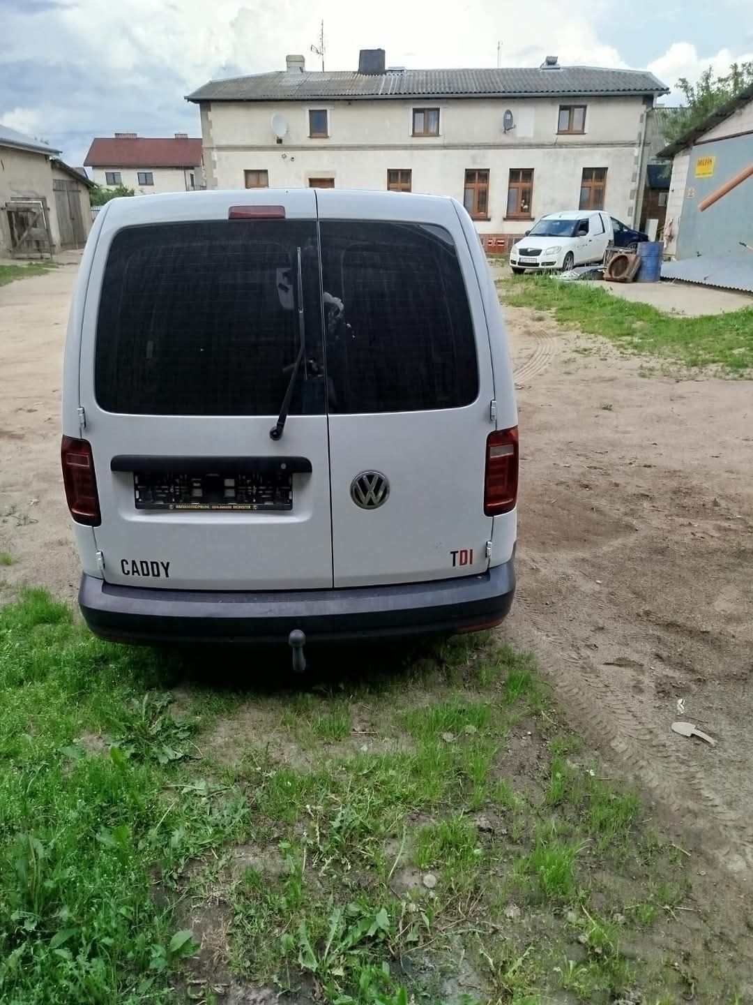 Ćwiartka podłużnica dach próg słupek błotnik tył tylny vw caddy 15-20r