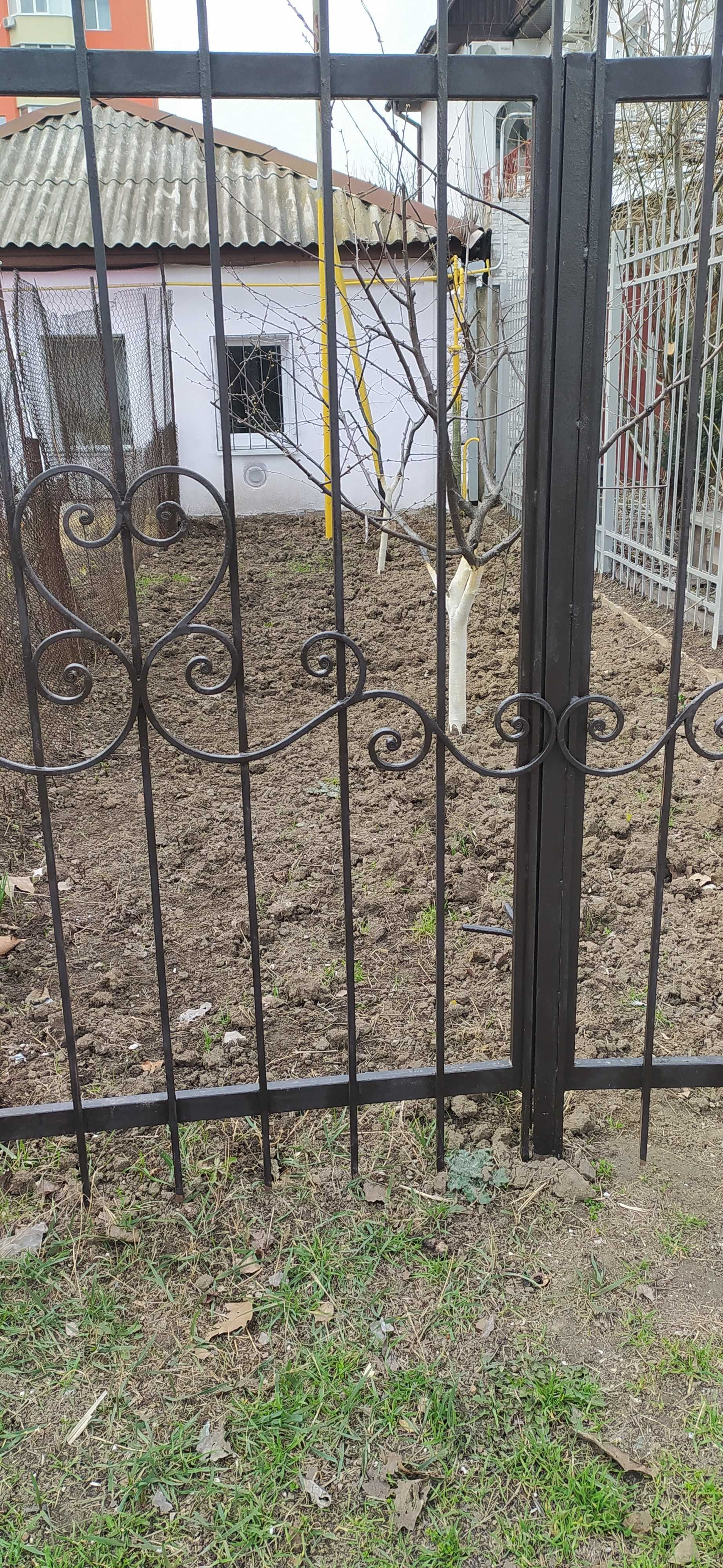 Продаю часть домовладения Центр  все удобства, два входа, 60 м.кв.