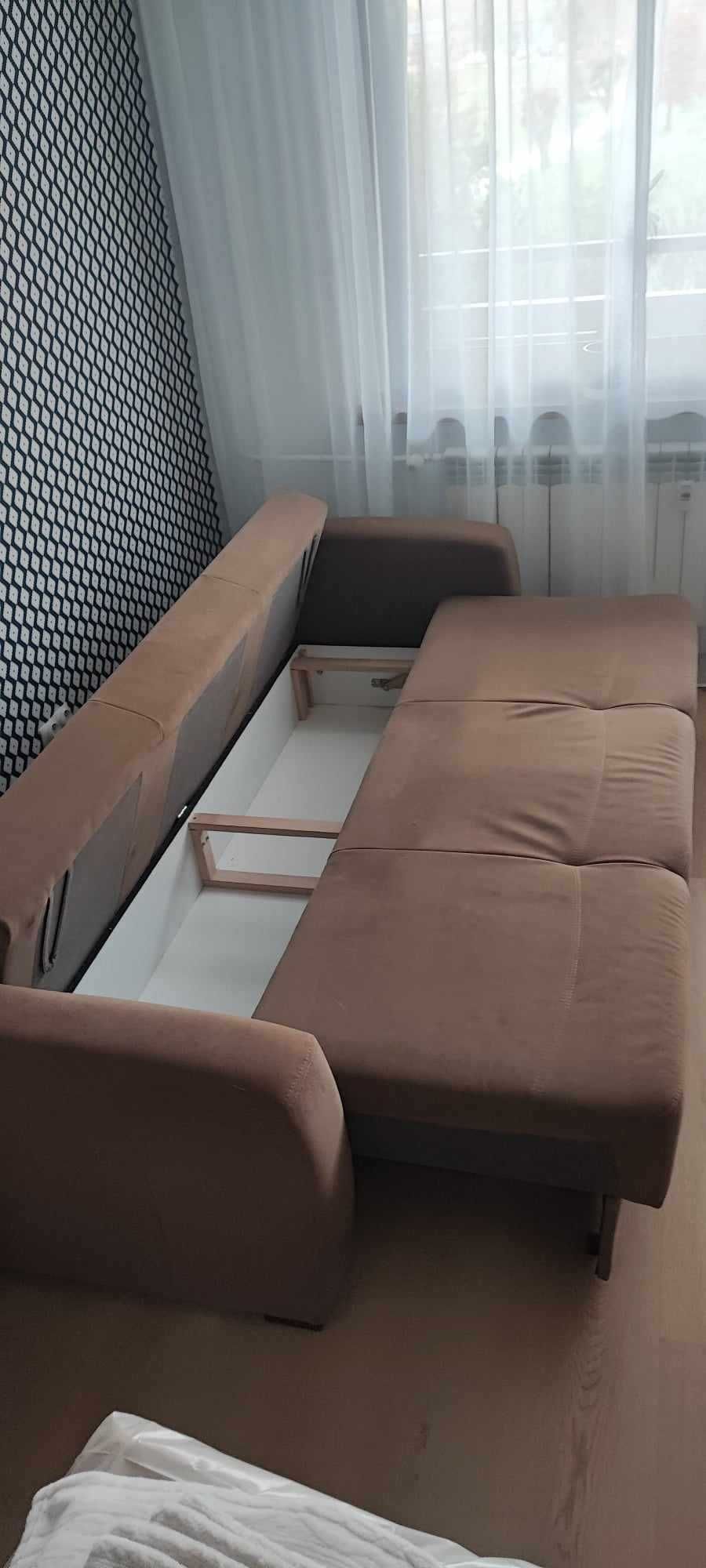 Zestaw wypoczynkowy sofa z funkcją spania i fotele