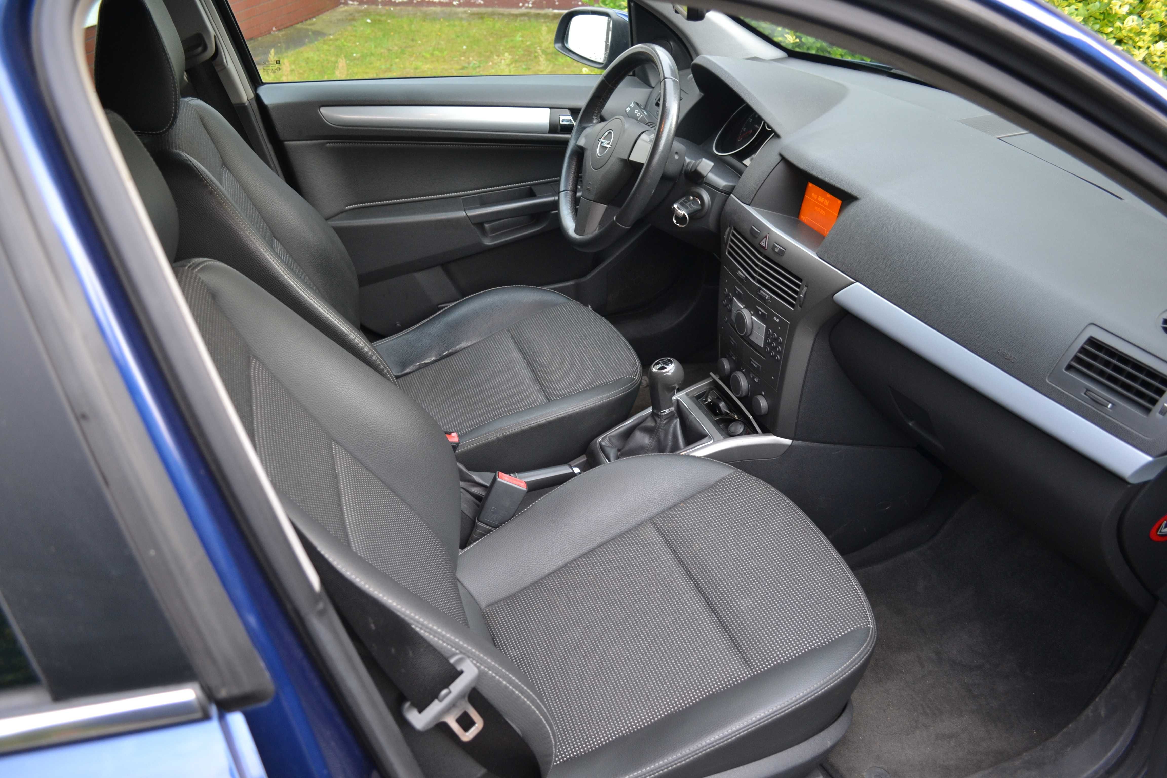 Astra H Kombi 2006r 1.6+LPG 2019 Półskóra Climatronic 2xKoła Hak