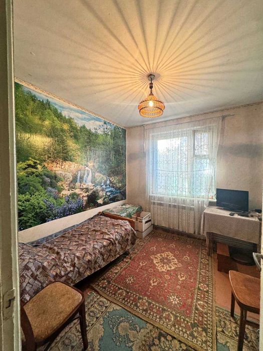 Продаж просторої 4 кім. квартири в Мукачево, мік-н Росвигово!