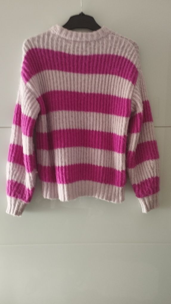 Sweter damski w pasy