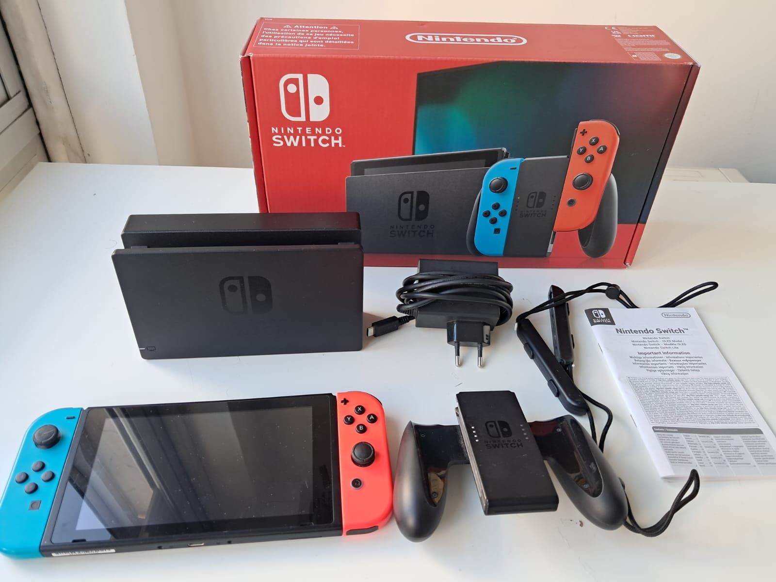 Nintendo Switch Neon