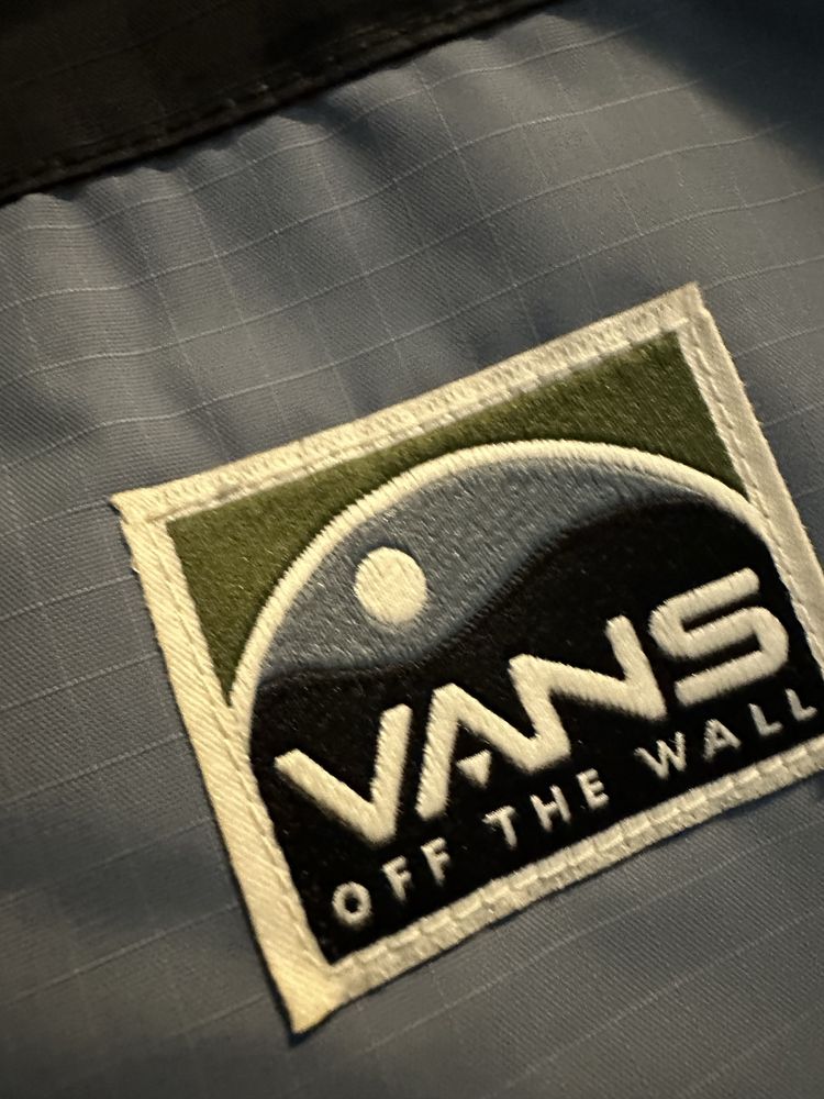 Blusão  homem Vans L novo