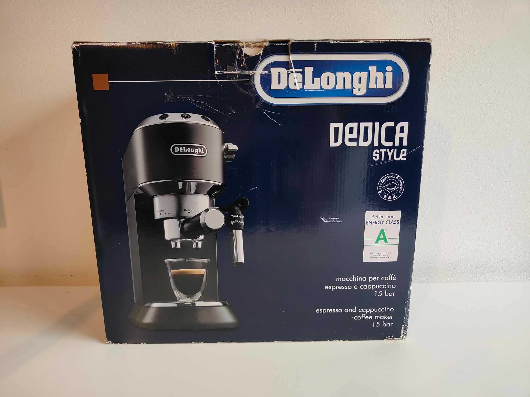 Ekspres DELONGHI Dedica Style EC685.BK