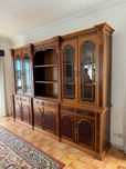 Móvel de Sala em Nogueira – Elegante e em Ótimo Estado