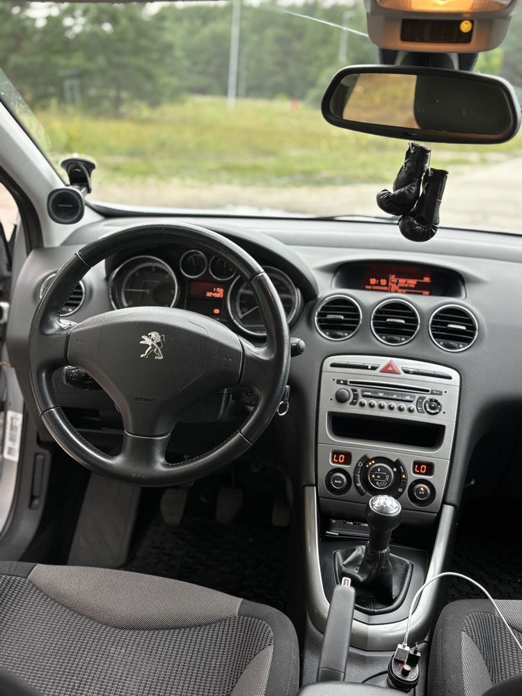 Peugeot 308 hatchback