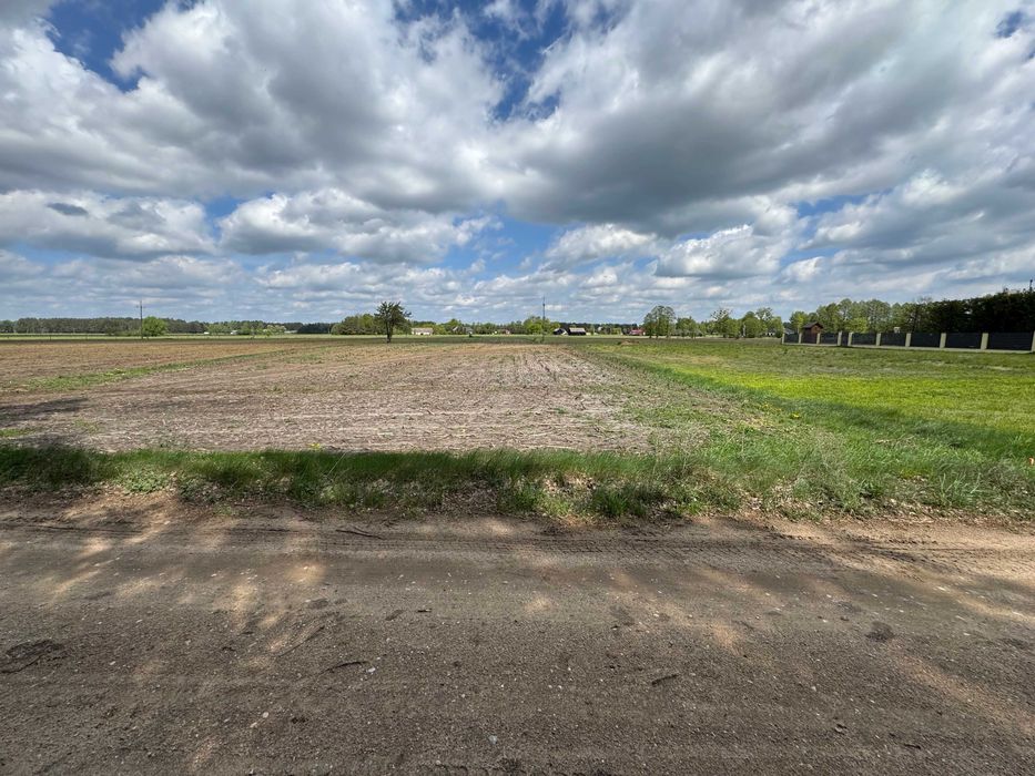 Sprzedam działki z warunkami zabudowy o powierzchni 1100 m2 - 1200 m2