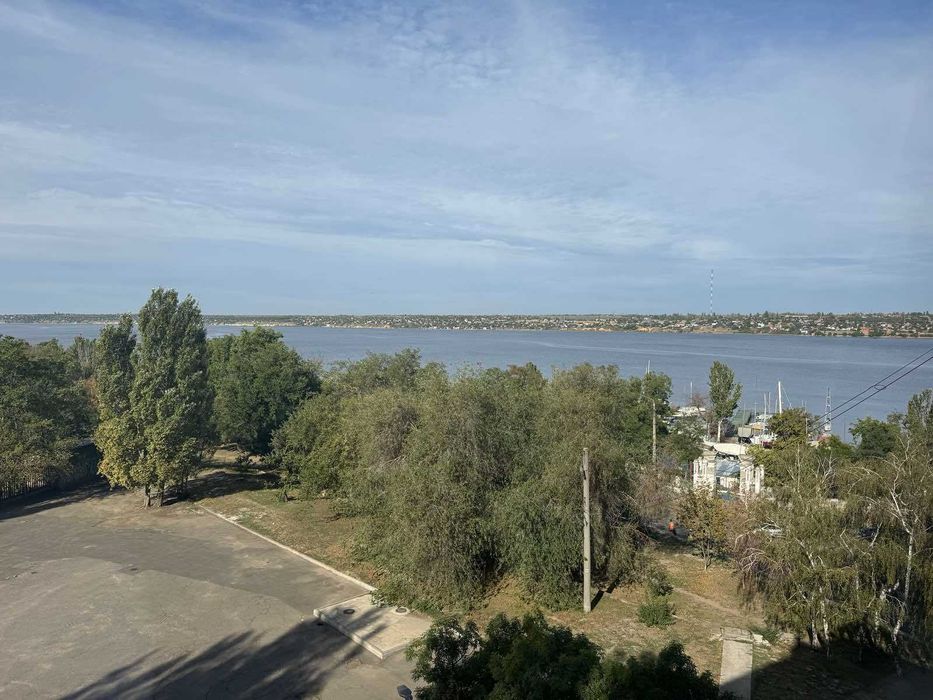 Продаю 2 комнатную квартиру Яхт-клуб (стадион Эвис) и1