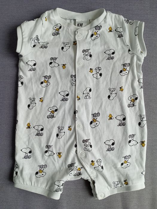 Rampers niemowlęcy Snoopy H&M rozmiar 56