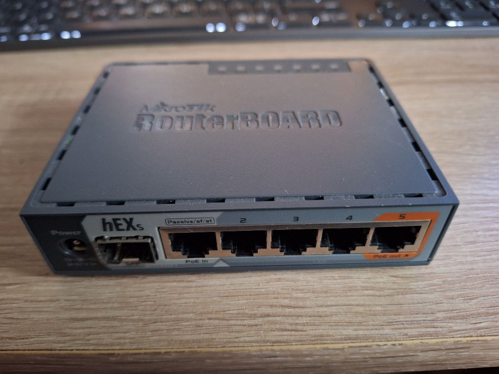 Router MikroTik hEX S sfp vlan vpn