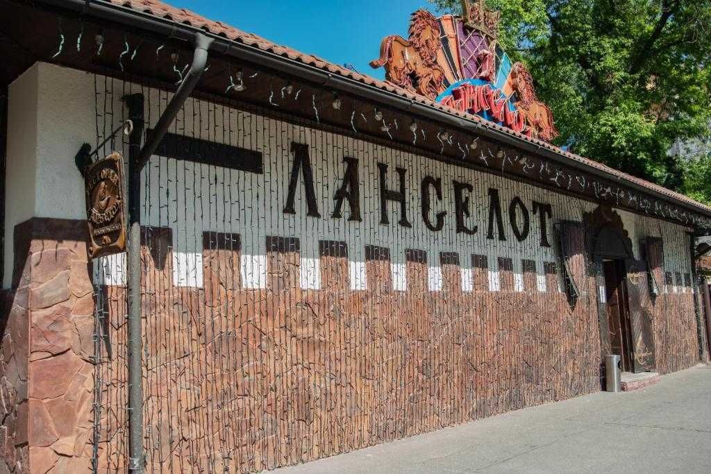 100 Посуточно автономный отельно ресторанный СПА комплекс