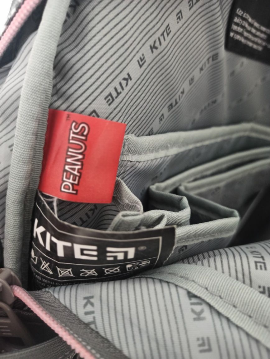 Рюкзак в комплекте KITE Snхoopy SN21-8001M,Сумка для обуви Kite 601L