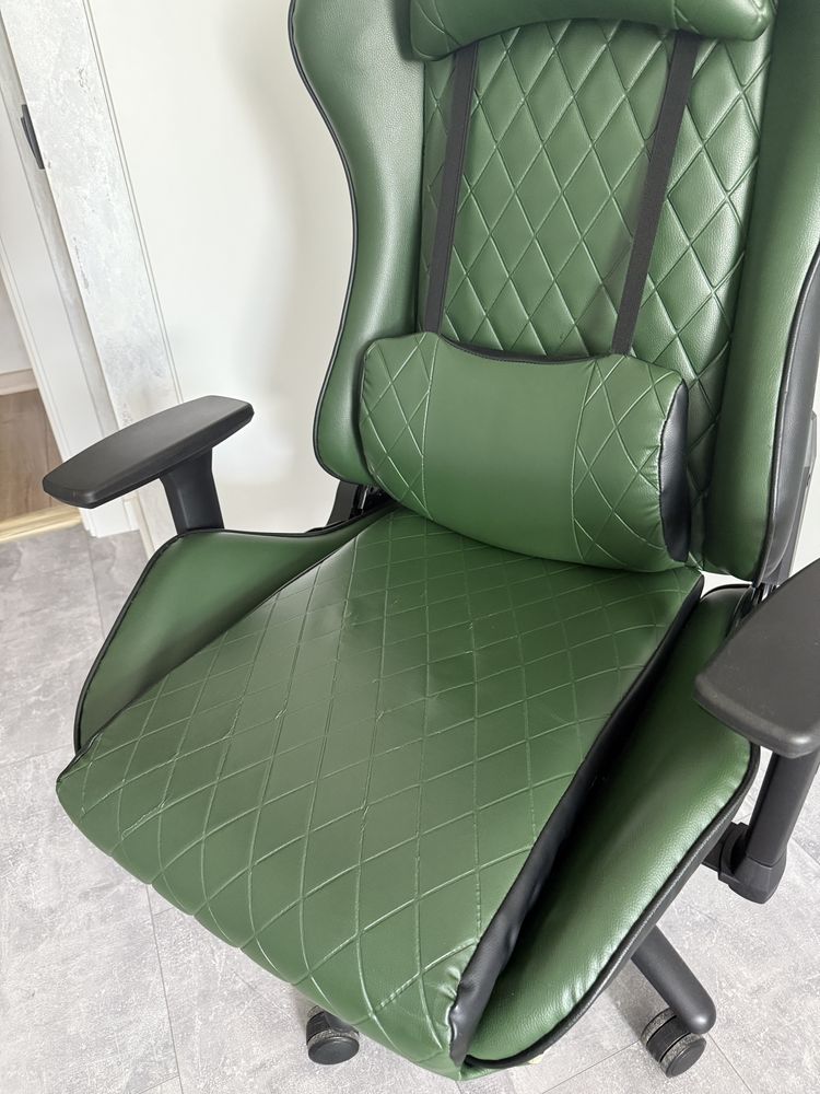 Геймерское кресло GT Racer Pro Green