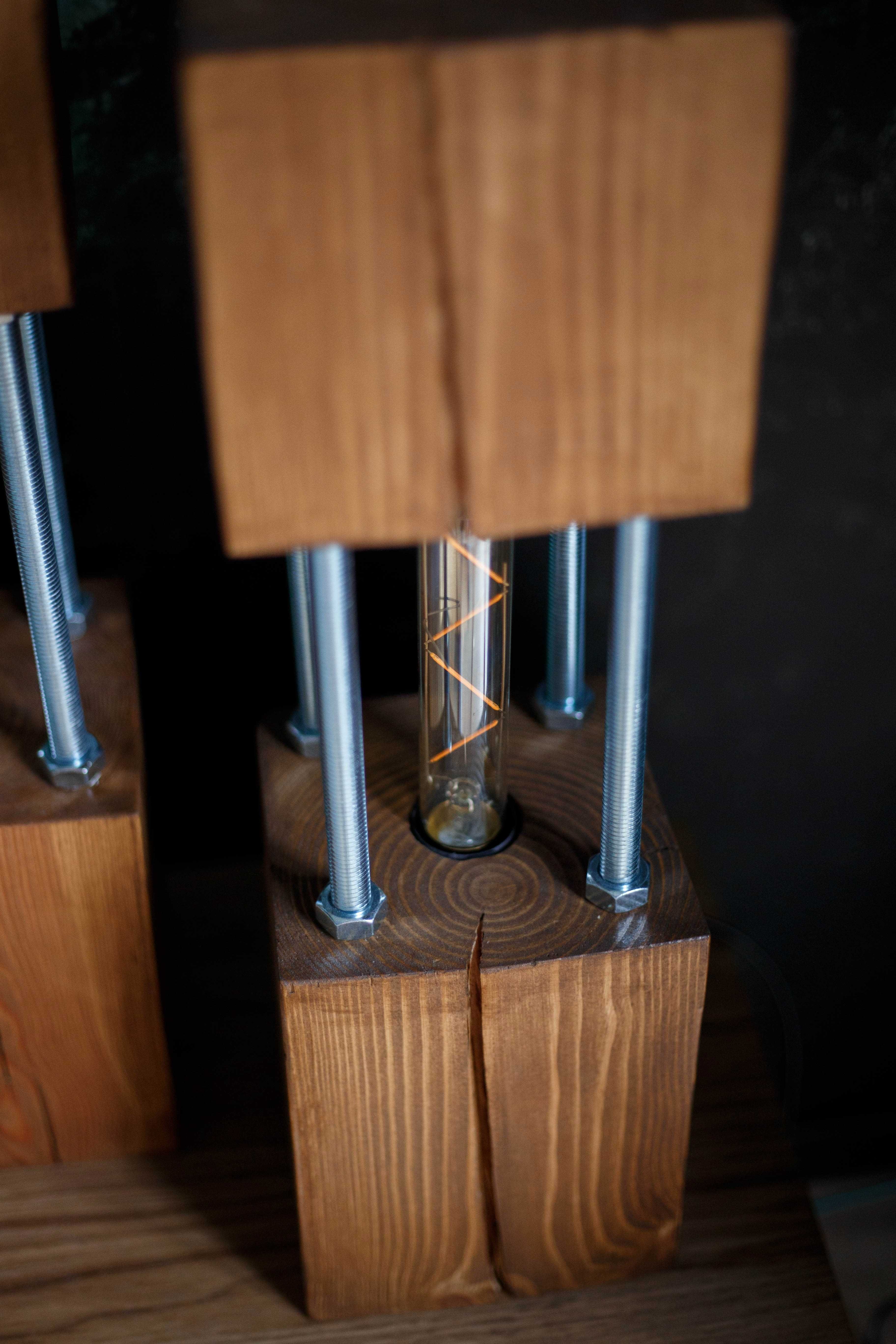 Lampa stojąca loft, naturalne drewno i metal