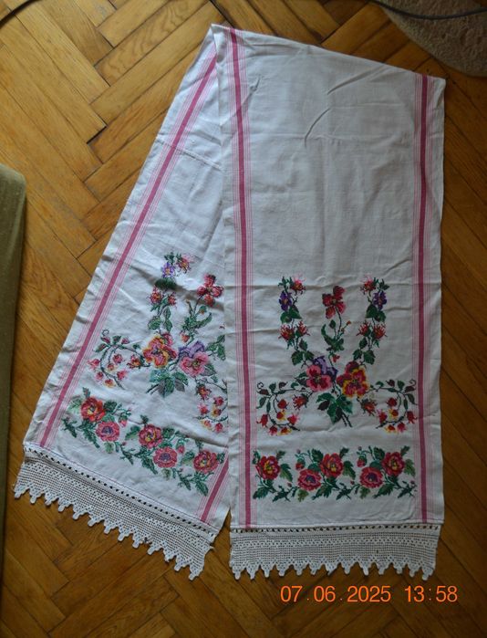 Рушник вышитый "Цветы". Льняное полотно (лён). Вышивка крест 238х50 см