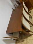 Mesa de sala e cadeiras