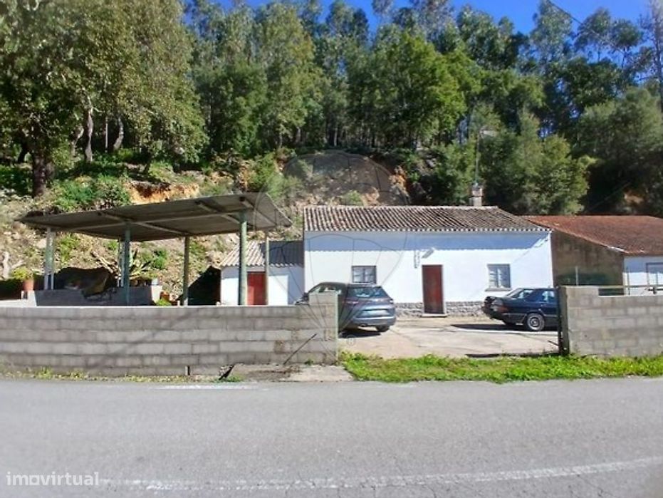 Moradia T4 para venda