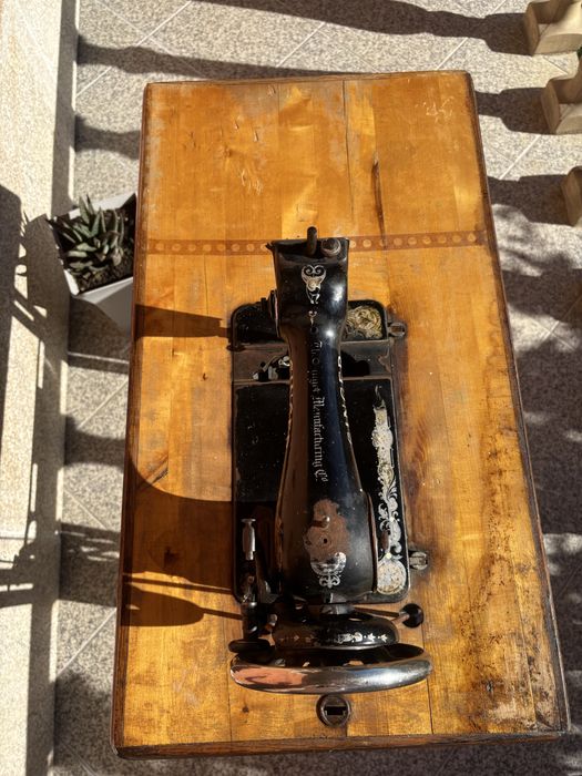 Máquina de costura Singer antiga