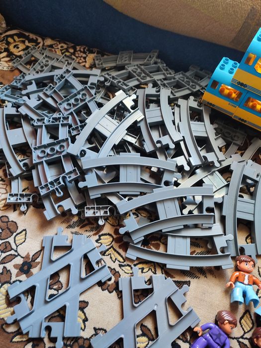 Рельси лего дупло конструктор 42 шт+вагони