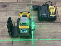 Laser samopoziomujący 360° DeWalt DCE089G | bateria 2AH 10,8V | DCB107