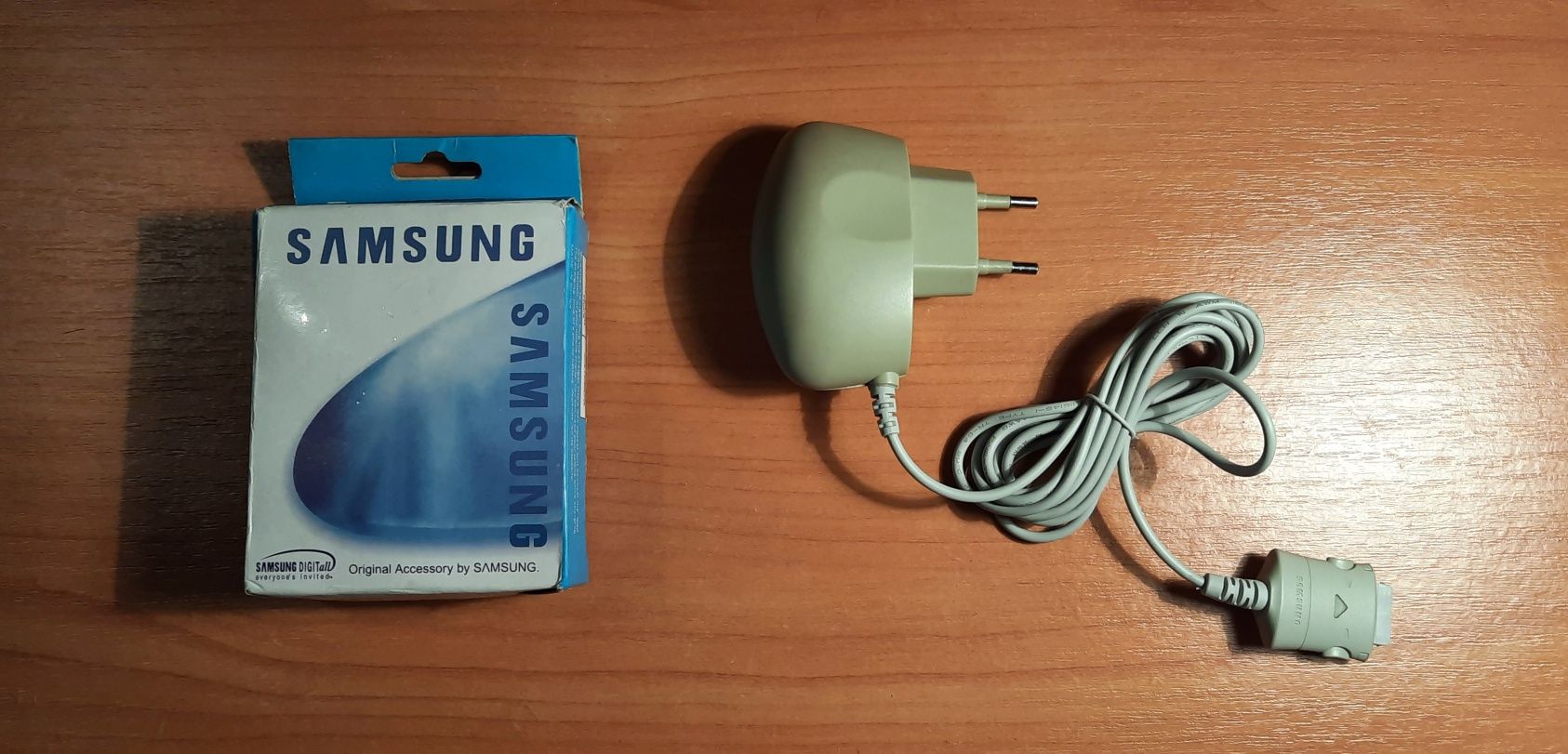 Мережевий зарядний пристрій Samsung D720, E810, E720, E620, P730.