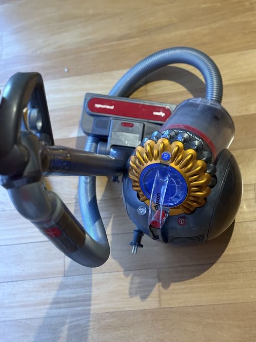 Aspirador dyson big ball multi floor2